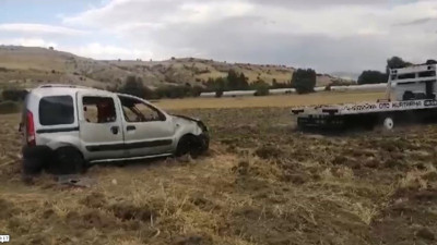 Isparta’da hafif ticari araç şarampole yuvarlandı: 1 ölü, 3 yaralı (28 Eylül 2023)