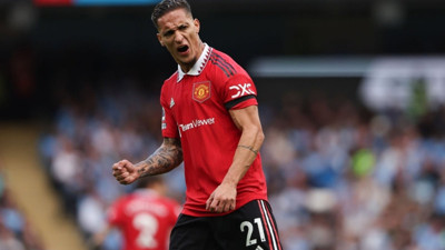 Manchester United Antony kararını verdi. Kadro dışı bırakılmıştı