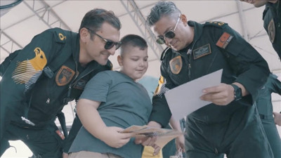 SOLOTÜRK pilotlarından gösteriyi izlemek için Iğdır'dan gelen 4 yaşındaki Can'a özel karşılama