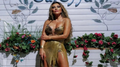 Selen Görgüzel sahnede arkasını dönünce seyirciler şoke oldu. Yaptığı garip dans ile sosyal medyayı salladı