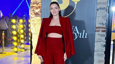 Fahriye Evcen'in kombininin fiyatı dudak uçuklattı!