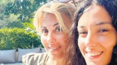 Cansu Tosun meslektaşının annesi hakkında ilk kez konuştu. Babası Serenay Sarıkaya'nın annesiyle yasak aşk yaşıyor