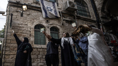 Yüzlerce Yahudi Mescid-i Aksa'ya baskın düzenledi