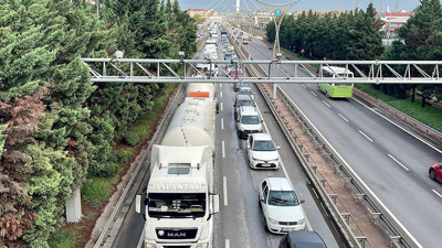 Kocaeli'de 7 araç birbirine girdi: Kilometrelerce kuyruk oluştu