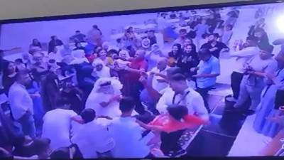 Damat düğünde sinirlerine hakim olamadı: Çocuğu kaldırdığı gibi yere yapıştırdı