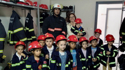 Yalova'da anaokul ve ilkokul öğrencilerine itfaiye eğitimi verildi