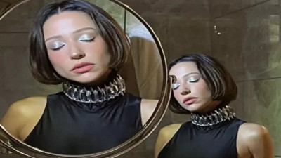 Zeynep Bastık yine tuvalette poz verdi! Gelen tepkileri umursamadı