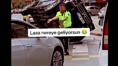 Kaza olan kapalı yola girmeye çalışan sürücü trafik polisini çıldırttı