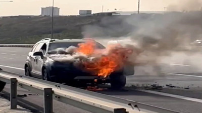 İstanbul'da seyir halindeki cip alev alev yandı