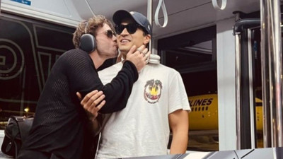 Yalı Çapkını yıldızlarının 'otobüs pozu' sosyal medyayı salladı