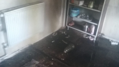 Camide çıkan yangın maddi hasara yol açt