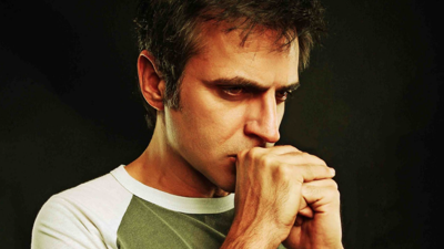 Cinsel içerikli mesajlar Teoman’ın kabusu oldu. Takıntılı hayranı ünlü sanatçının soyadını kullanmaya başladı