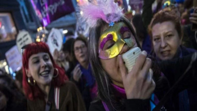 Kadın yürüyüşüne valilik yasağı