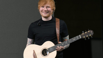 Ünlü müzisyen evinin bahçesine kendi mezarını kazdırdı