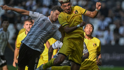 Beşiktaş'ta şok sakatlık. Acı içinde sahayı terk etti.