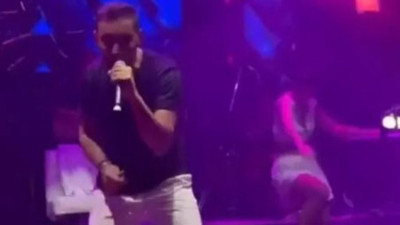 Oğuzhan Koç'tan sonra Mustafa Sandal da ayakkabılarıyla gündem oldu