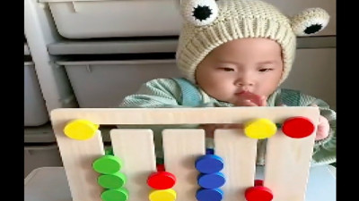 "Gündemden uzaklaşıp bu akıllı miniğe bakalım" videosudur. Becerisiyle hayran bıraktı