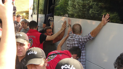 Dİyarbakır'da gözaltına alınan 104 kişiden 103'ü serbest bırakıldı