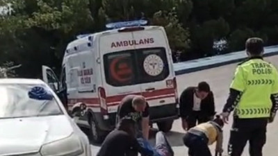 Elektrikli bisikletle otomobil çarpıştı: 1 yaralı