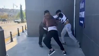 İstanbul’daki parkta "yanlış anlaşılma" dayağı kameraya yansıdı