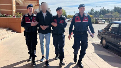 Hırsızlık suçlarından aranan 2 şahıs yakalanarak cezaevine teslim edildi