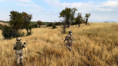 Tarlayı jandarma bastı