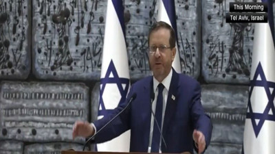 İsrail Cumhurbaşkanı Herzog'u çıldırtan soru. Kameralar karşısında öfke patlaması yaşadı