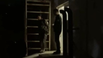 Öldürdüğü annesinin cesediyle 15 saat yaşadı