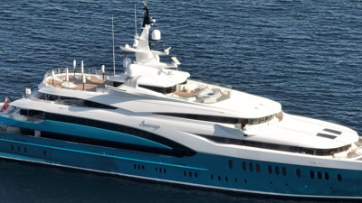 İstanbul'a 86 metrelik mega lüks yat demirledi