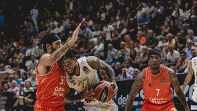 Fenerbahçe Valencia'ya kılpayı mağlup. Sarı Lacivertliler ilk yenilgisini tattı