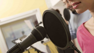 Sesini müstehcen bir sahnede duyunca şok oldu