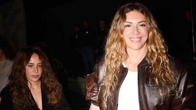 Sinem Kobal soluğu konserde aldı. Kızları babalarına emanet etti