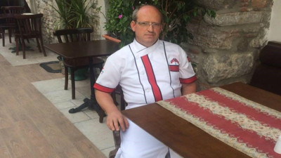 Devrilen traktörün altında kalan sürücü öldü (14 Ekim 2023)