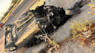 Takla atıp su kanalına devrildi