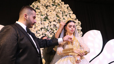 Düğünde geline 7 kilo altın takıldı