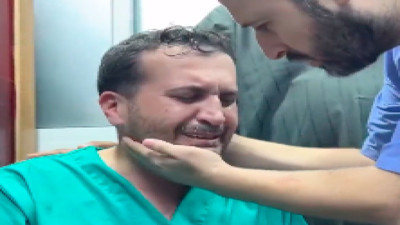 Gazzeli doktor çalıştığı hastanede babası ve kardeşinin cansız bedenleriyle karşılaştı