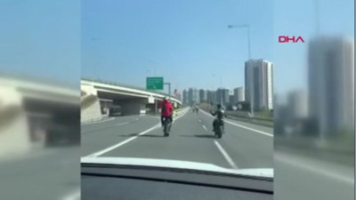 Hem kendi hem de başkalarının canını hiçe saydılar! Motosiklet üzerinde ölümüne yolculuk