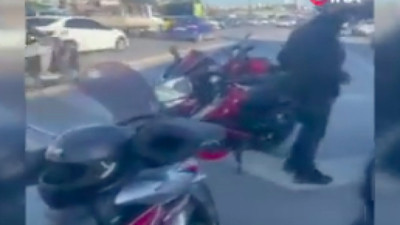 Motorum bozuldu dedi yardım etmeye çalışanları kandırdı