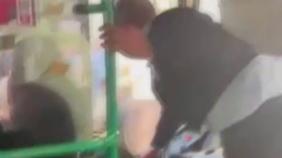 Yol verme tartışması büyüdü, İETT şoförüne saldırıp otobüsü taşladılar