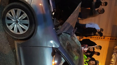 Kontrolden çıkan otomobil 4 araca çarparak durabildi