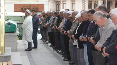 Tarlada ölü bulunan 10 yaşındaki çocuk toprağa verildi