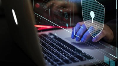 Coinbase vurgunda 6 kişi tutuklandı. Aslını taklit ederek milyon dolarlık vurgun yapmışlardı