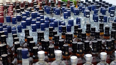 Traktörlerle geldiler 44 milyon TL'lik içkiyi çaldılar. Kimsenin ruhu bile duymadı