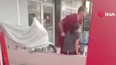 Eski eşini defalarca bıçakladı, vatandaştan meydan dayağı yedi