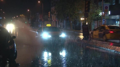 İstanbul'da sağanak etkili oluyor