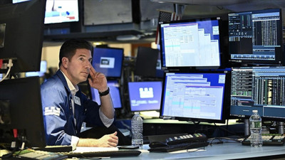 Küresel piyasalar kafalar karıştı. Fiyat politikalarındaki fiyatlamalar belirsizliği artırdı