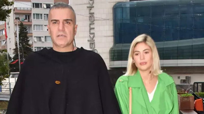 Berdan Mardini genç sevgilisiyle görüntülendi. Pançolu kombiniyle sosyal medyayı ikiye böldü