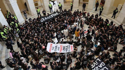 ABD’li Yahudiler kongreyi bastı. Ateşkes için oturma eylemi