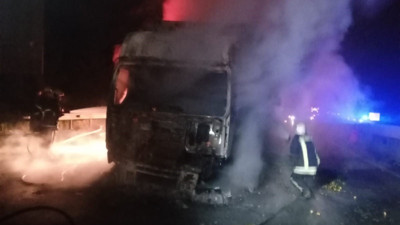 Narenciye yüklü tırda yangın