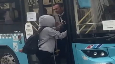 Halk otobüsünde indirim kavgası. Önce yaşlılar kovuldu şimdi de öğrenciler